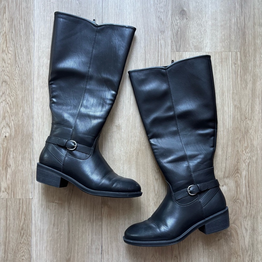 Women's wide calf Black Leather Knee-High Boots